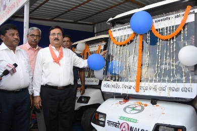 Nalco flags off Electric Vehicle Service in Puri on the eve of Ratha Yatra