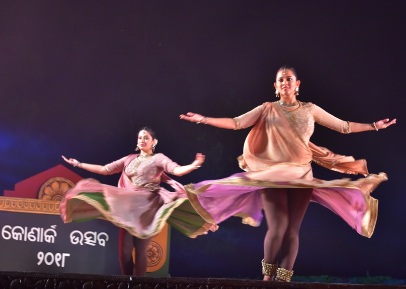 Konark Festival: Curtains go down as Kathak & Odissi enthrall audience