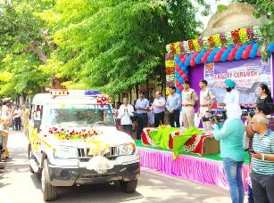 Aditya Aluminium supports Sambalpur police to control crimes,donates 4 PCR Vans & set up modern control room