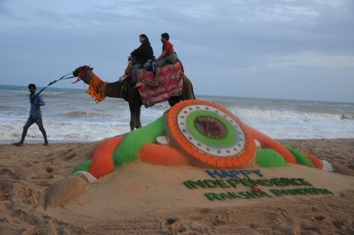 Manas’ sand art wishes Independence Day & Raksha Bandhan