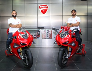 Ducati begins delivery of Panigale V4 R