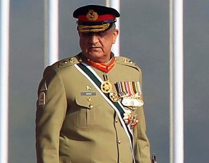 Pak SC suspends army chief Bahwa’s extention