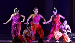 Dhauli-Kalinga Mahotsav Odissi & martial dance enthrall the audience on D2