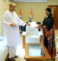 DMK MP Kanimozhi meets Odisha CM, seeks support on NEET
