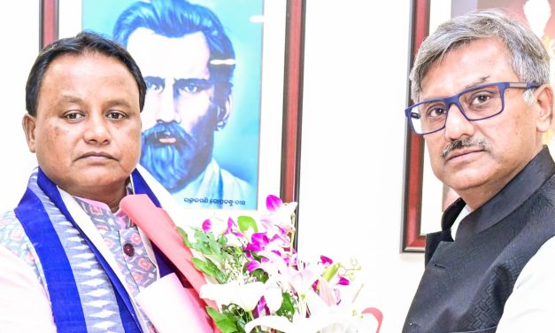 IOCL CGM & Odisha head Piyush Mittal calls on CM , Mohan Majhi