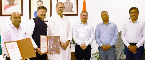 Gridco signed MoU with Avaada Green for green power banking