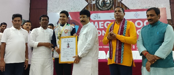 Odisha Contractors’ Welfare Association (AOCWA) &  All-Odisha Contractors Association (AOCA) organised Blood Donation Camp in honor of Pulwama Martyrs